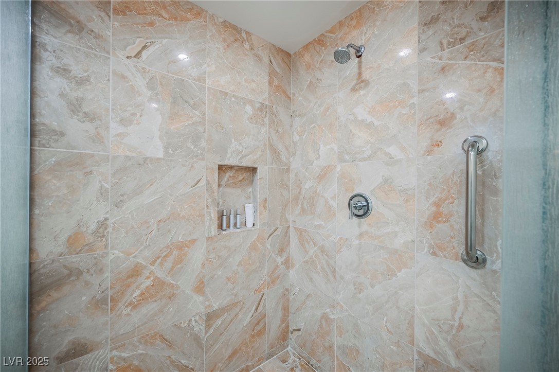 2000 Fashion Show Drive 5428 Property Photo 37