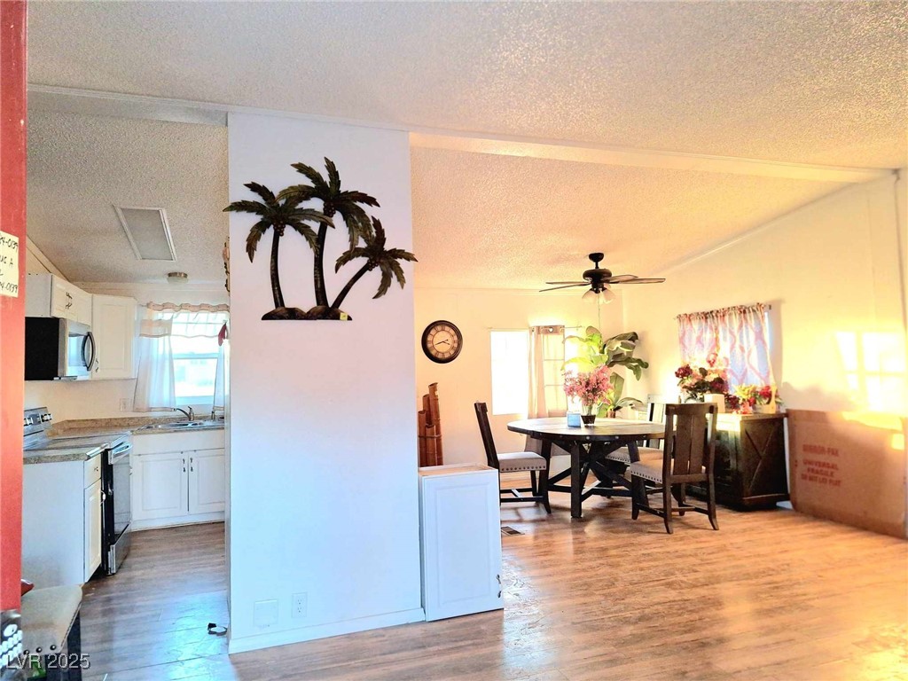 5610 Tecopa Street Property Photo 6