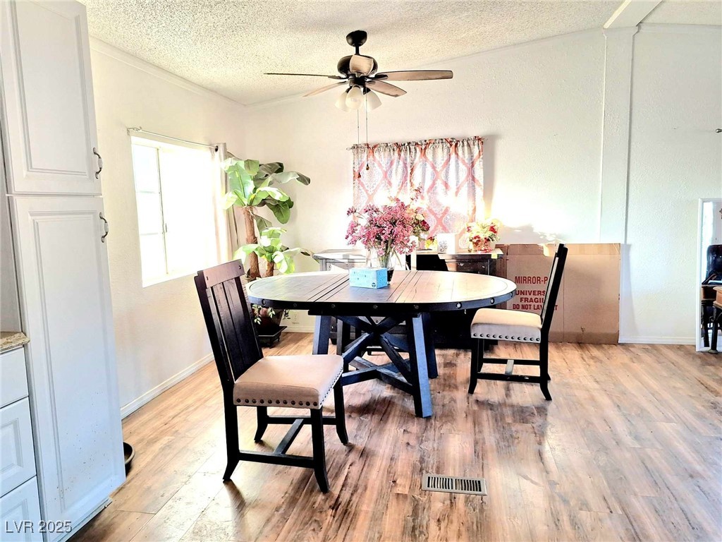 5610 Tecopa Street Property Photo 8
