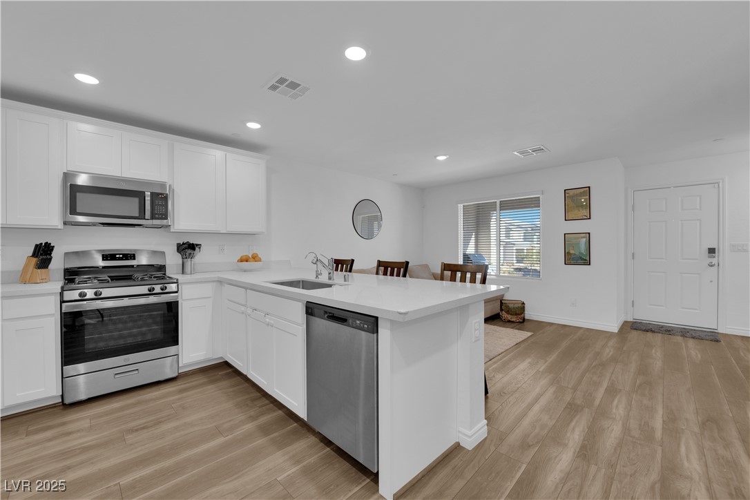 6200 Foxes Dale Street Property Photo 12