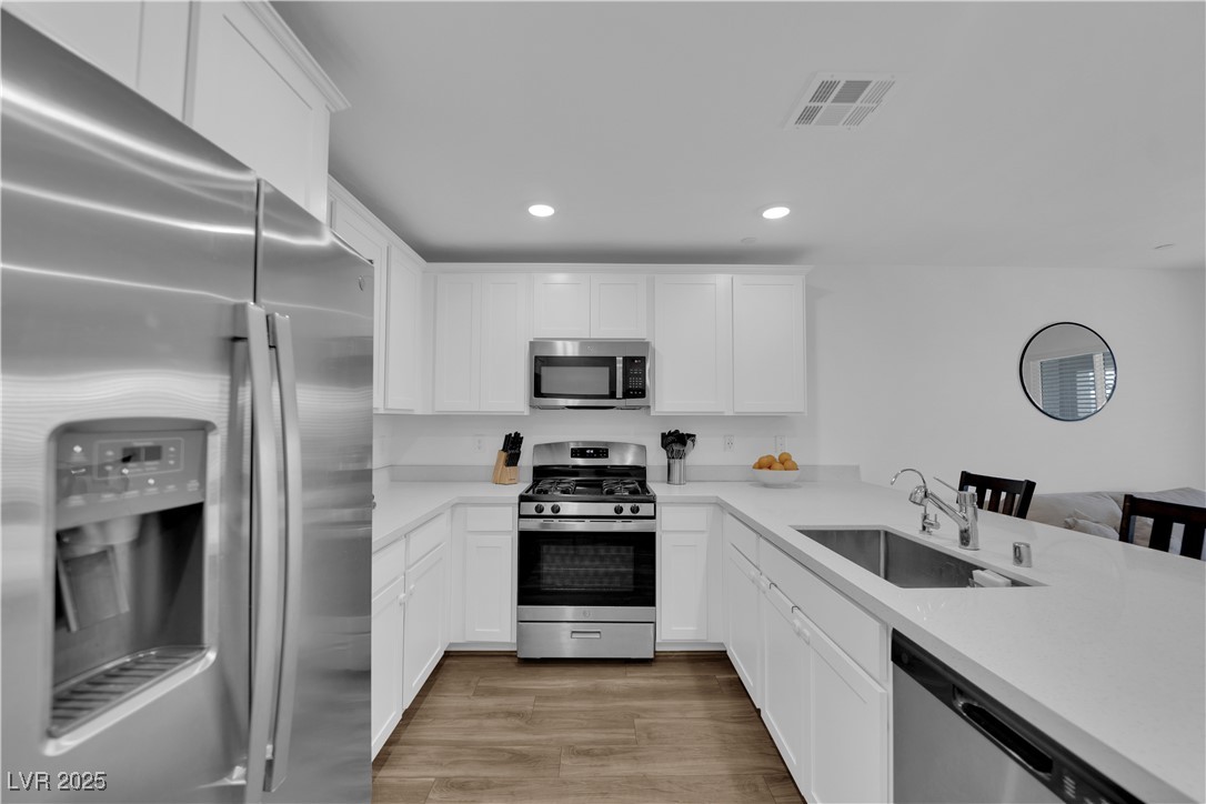 6200 Foxes Dale Street Property Photo 13