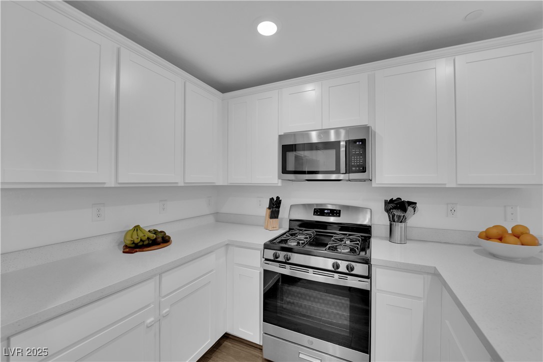6200 Foxes Dale Street Property Photo 16