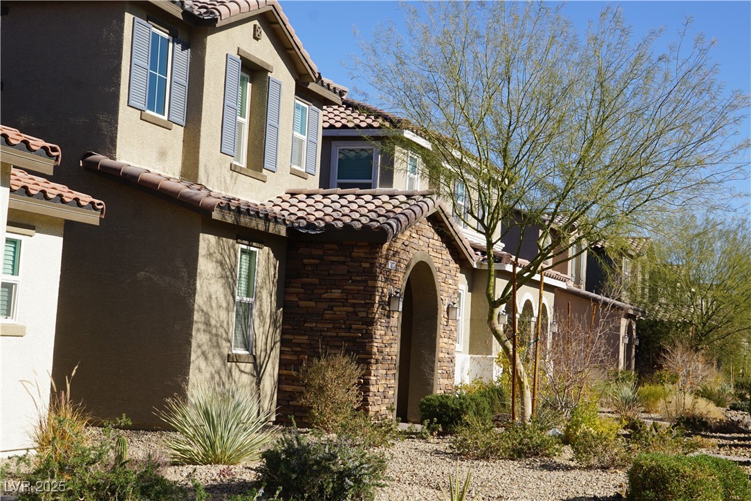 1023 Desert Dome Avenue Property Photo 3