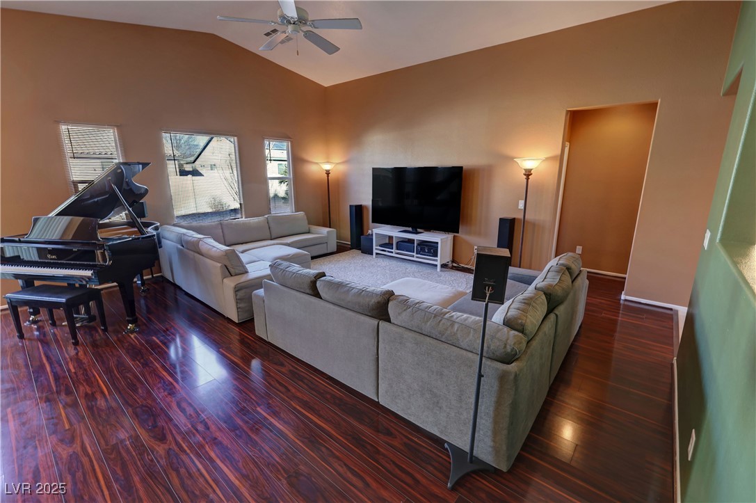 2558 Sparrow Way Property Photo 7