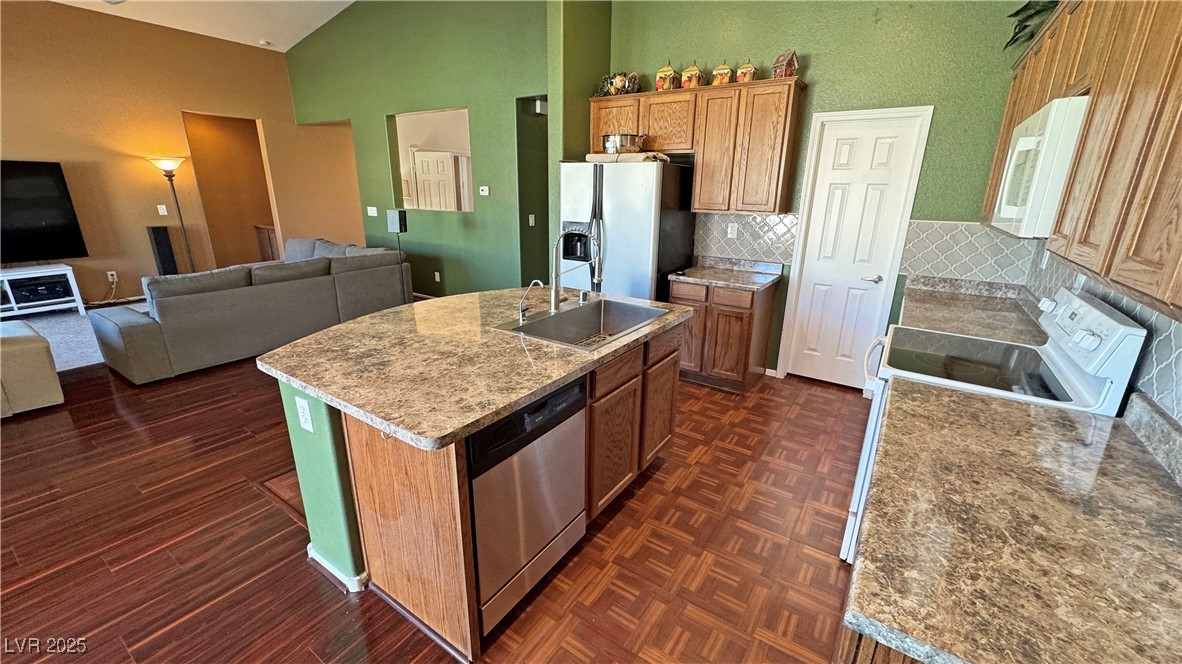 2558 Sparrow Way Property Photo 10