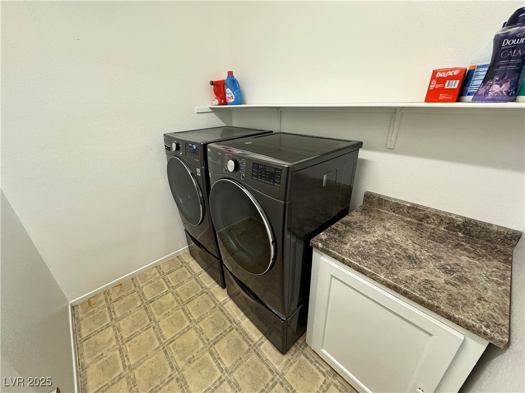 2558 Sparrow Way Property Photo 27