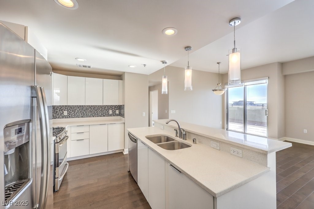 150 Las Vegas Boulevard 810 Property Photo 9