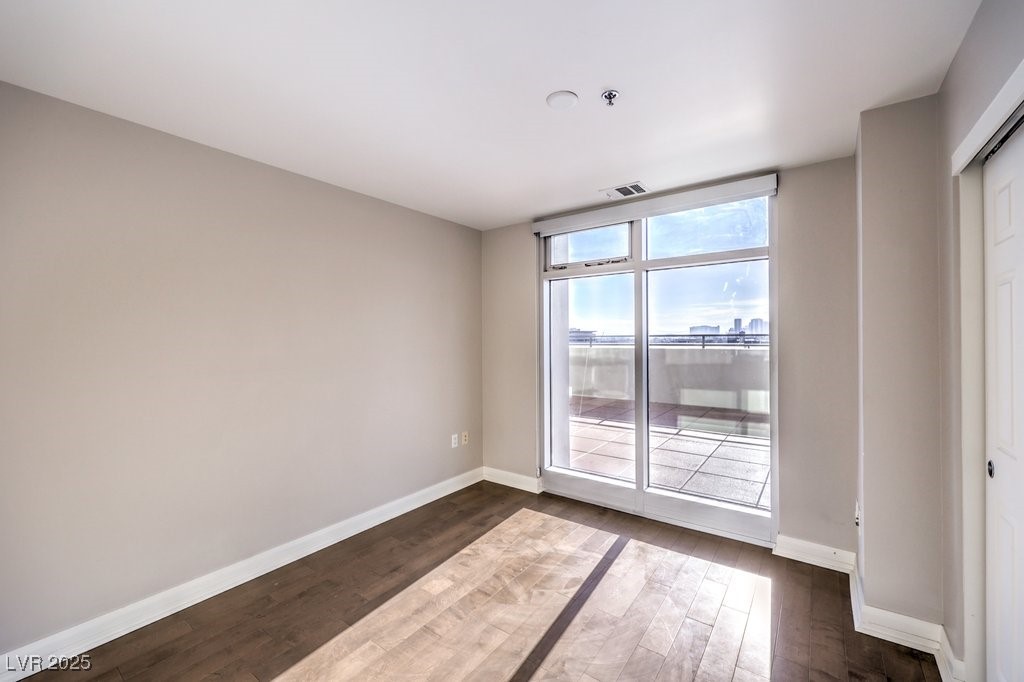150 Las Vegas Boulevard 810 Property Photo 19