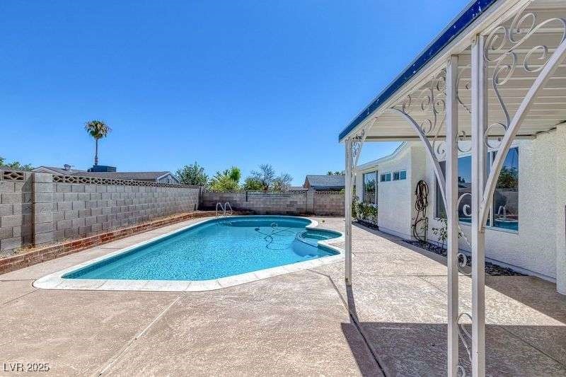 7220 Stormson Drive Property Photo 32