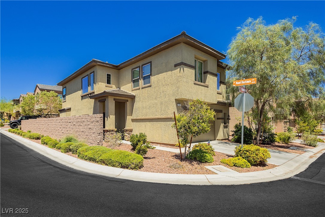 7611 Phoenix Peak Street Property Photo 3