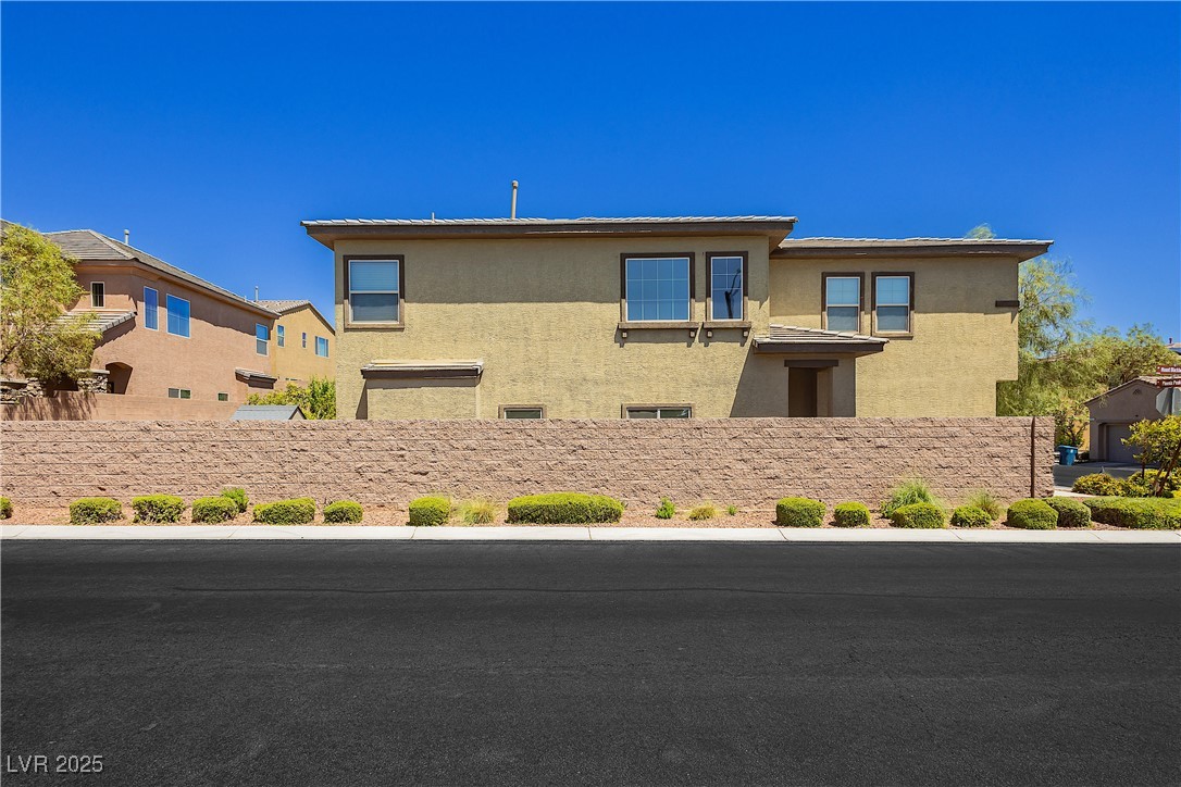 7611 Phoenix Peak Street Property Photo 4