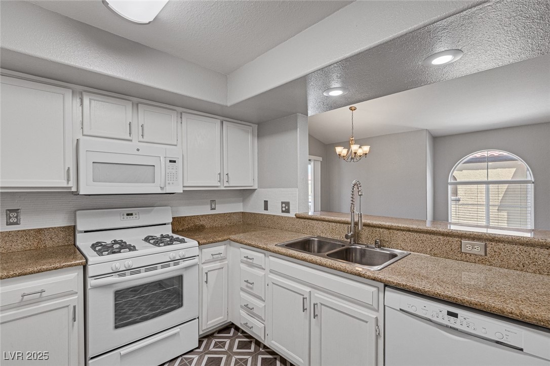 7950 West Flamingo Road 2056 Property Photo 13