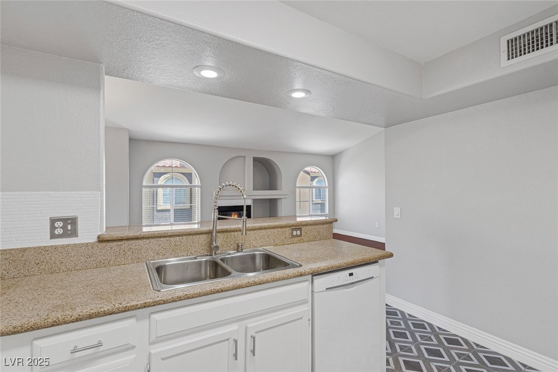 7950 West Flamingo Road 2056 Property Photo 14