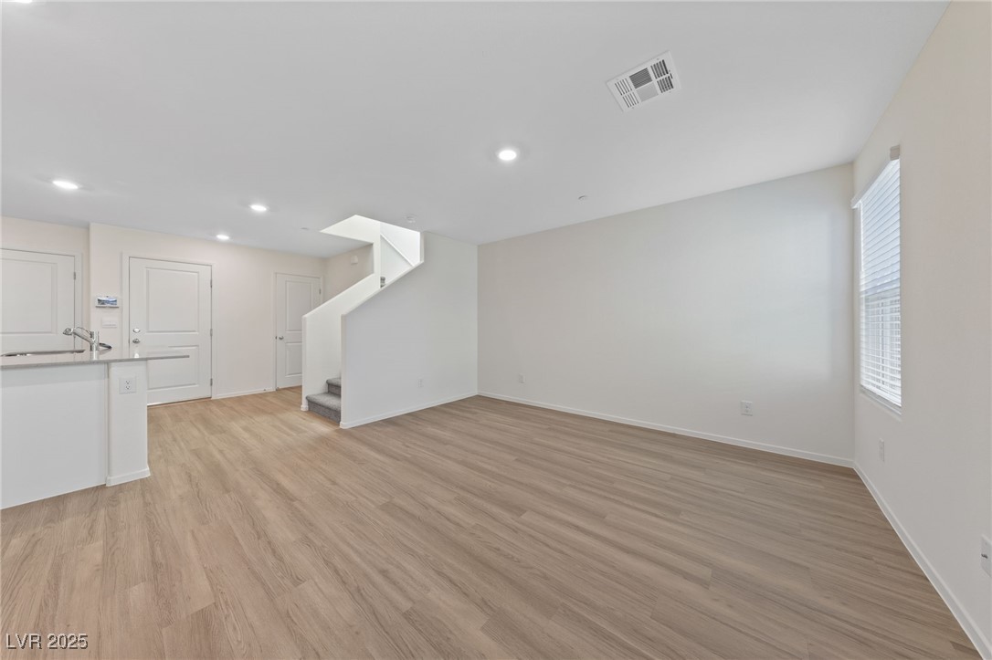 4866 Currant Ridge Avenue Property Photo 4