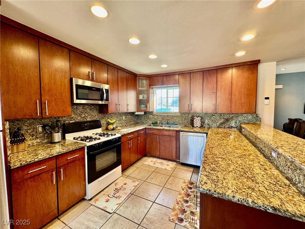7704 Alina Avenue Property Photo 1