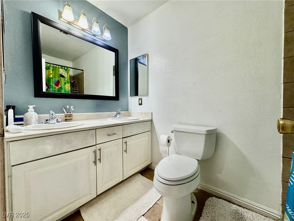 7704 Alina Avenue Property Photo 7