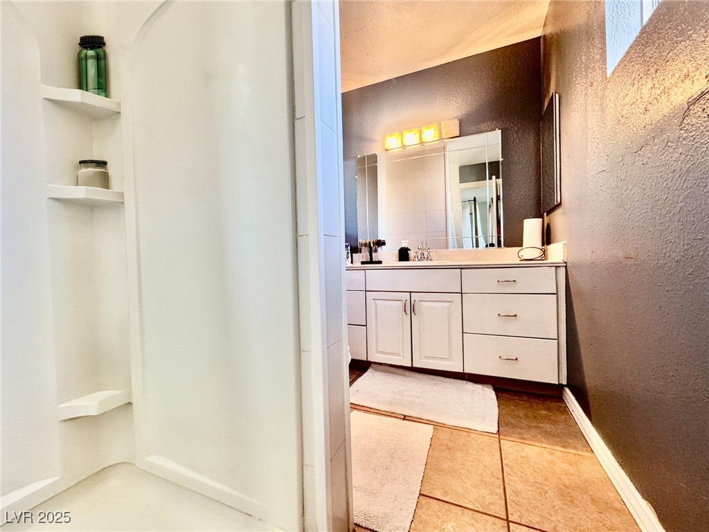 7704 Alina Avenue Property Photo 12