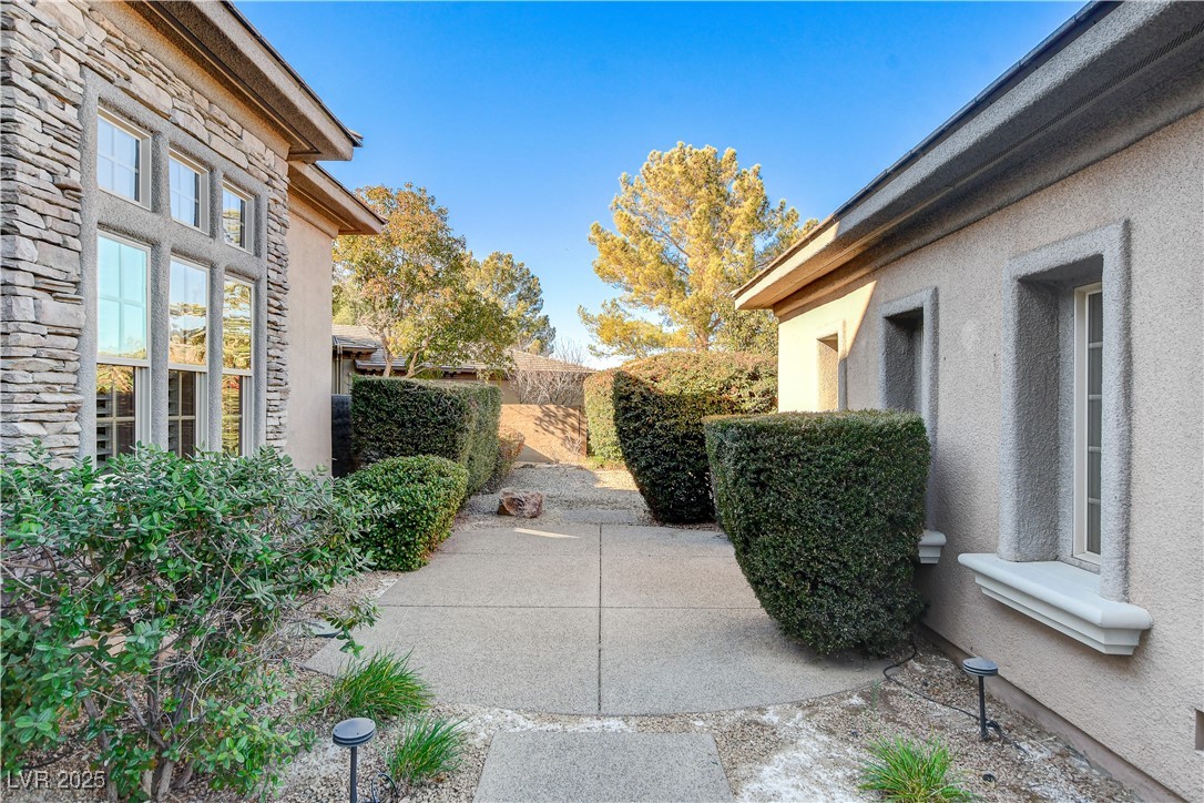 29 Desert Highlands Drive Property Photo 4