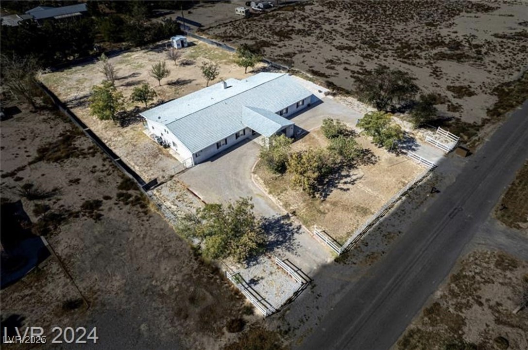 3950 Oakridge Avenue Property Photo 4