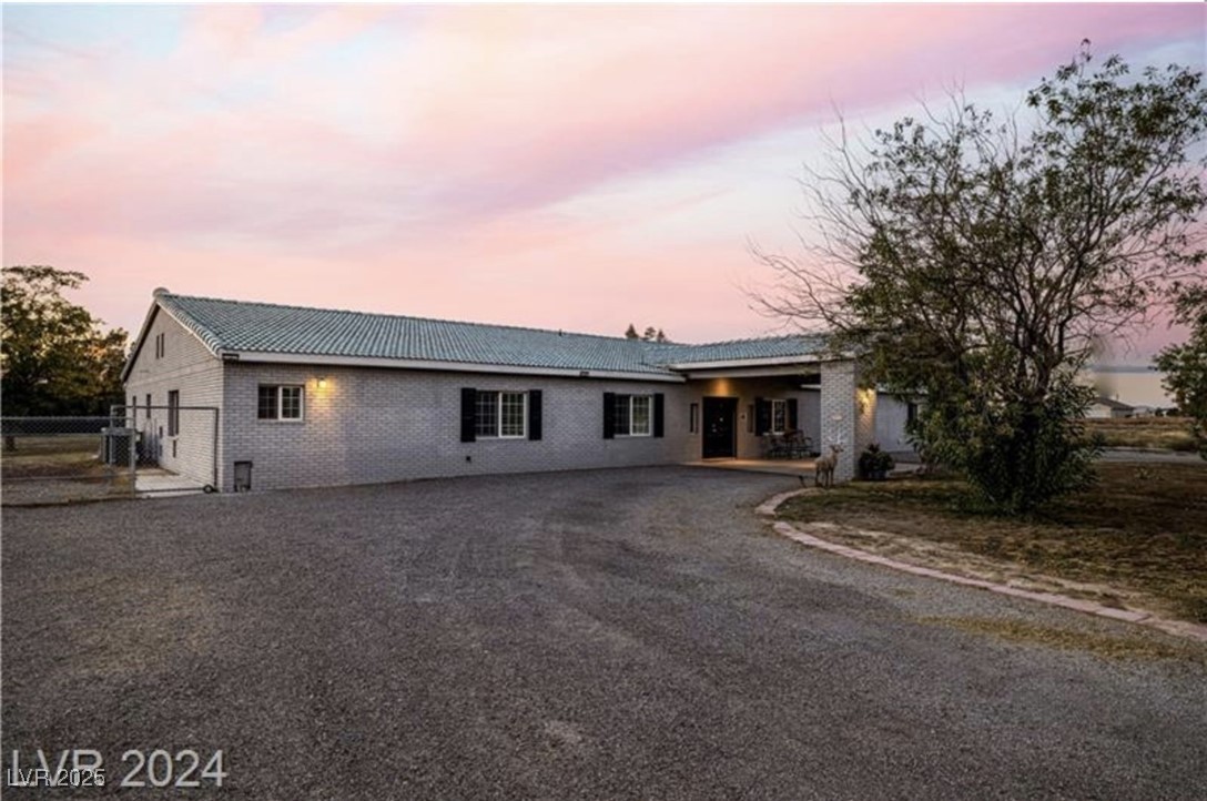 3950 Oakridge Avenue Property Photo 10