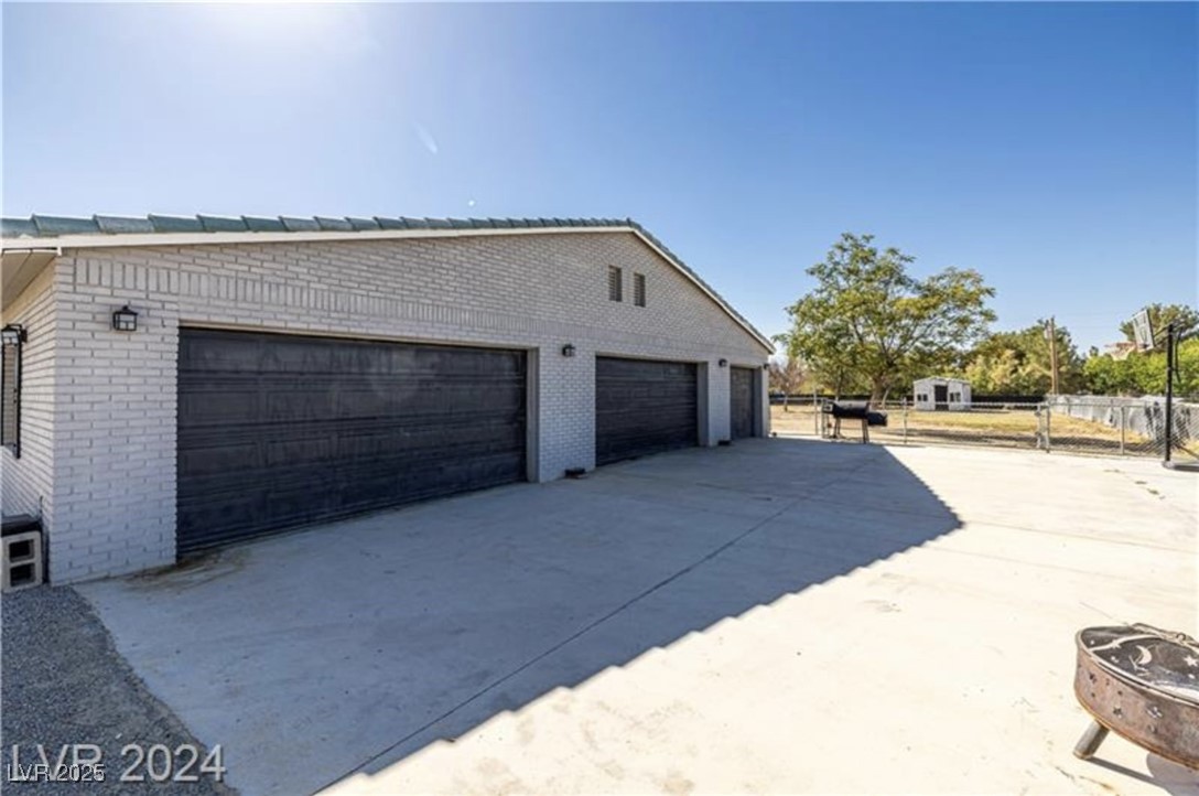 3950 Oakridge Avenue Property Photo 37