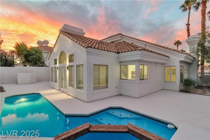 8125 Sunset Cove Drive Property Photo 1