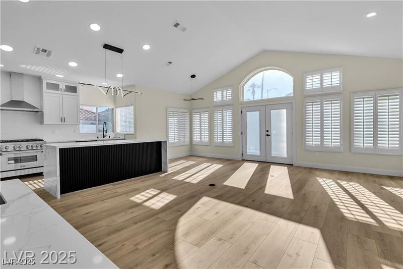 8125 Sunset Cove Drive Property Photo 12