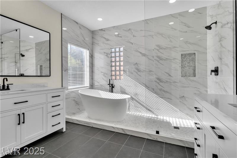8125 Sunset Cove Drive Property Photo 43