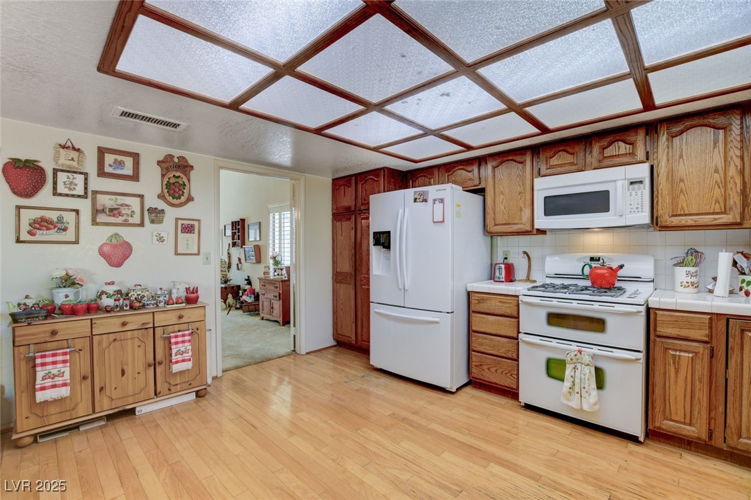6466 Scotch Pine Circle Property Photo 22