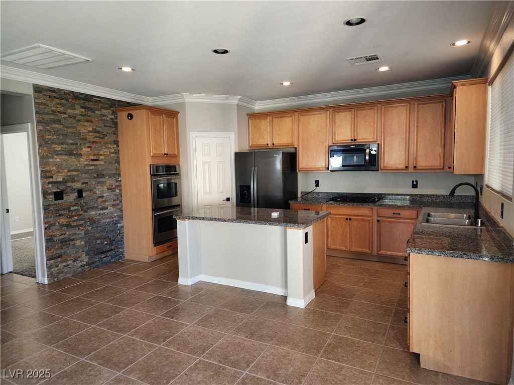 9853 Red Deer Street Property Photo 10