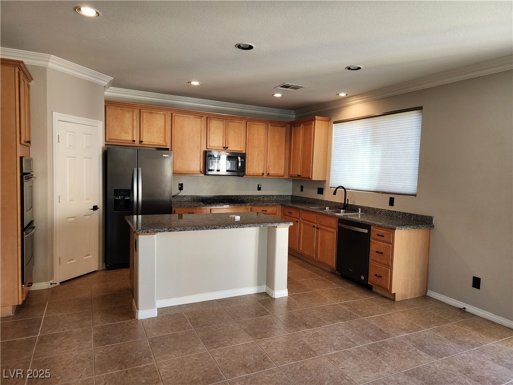 9853 Red Deer Street Property Photo 11