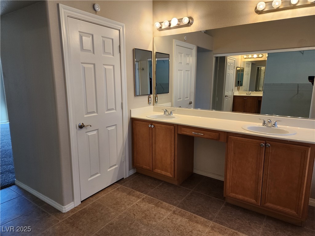 9853 Red Deer Street Property Photo 38