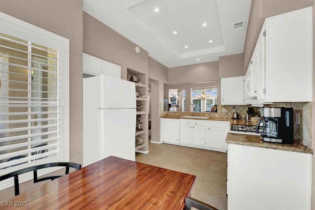 4895 Berino Drive Property Photo 8