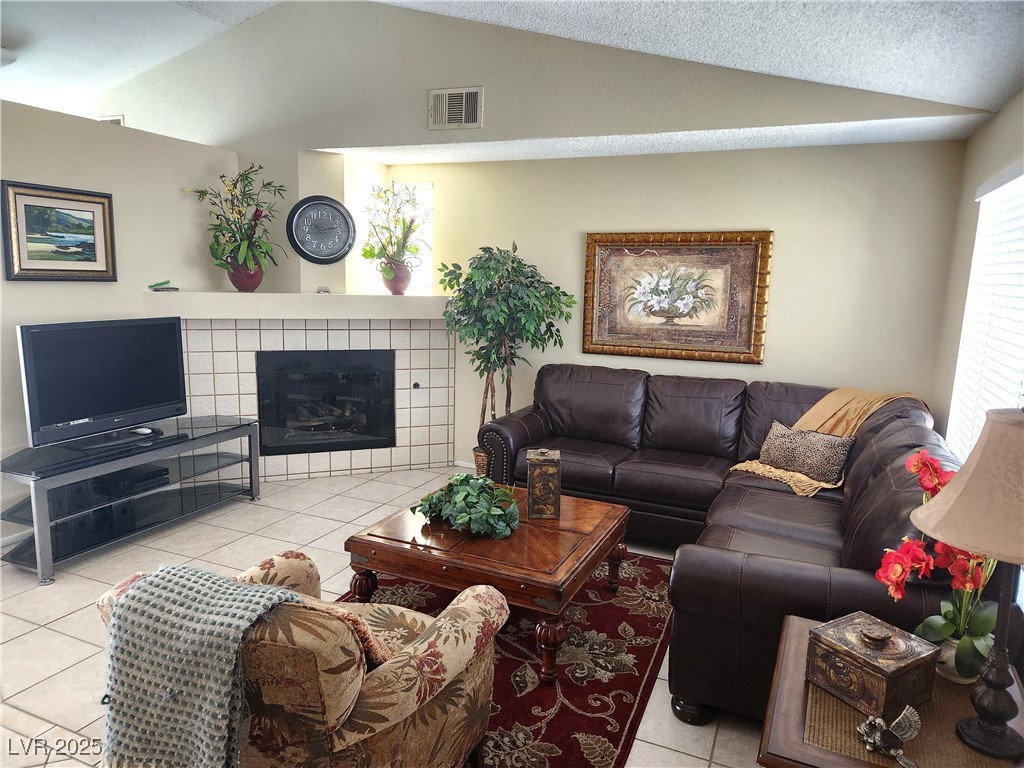 3332 Canyon Lake Drive Property Photo 2