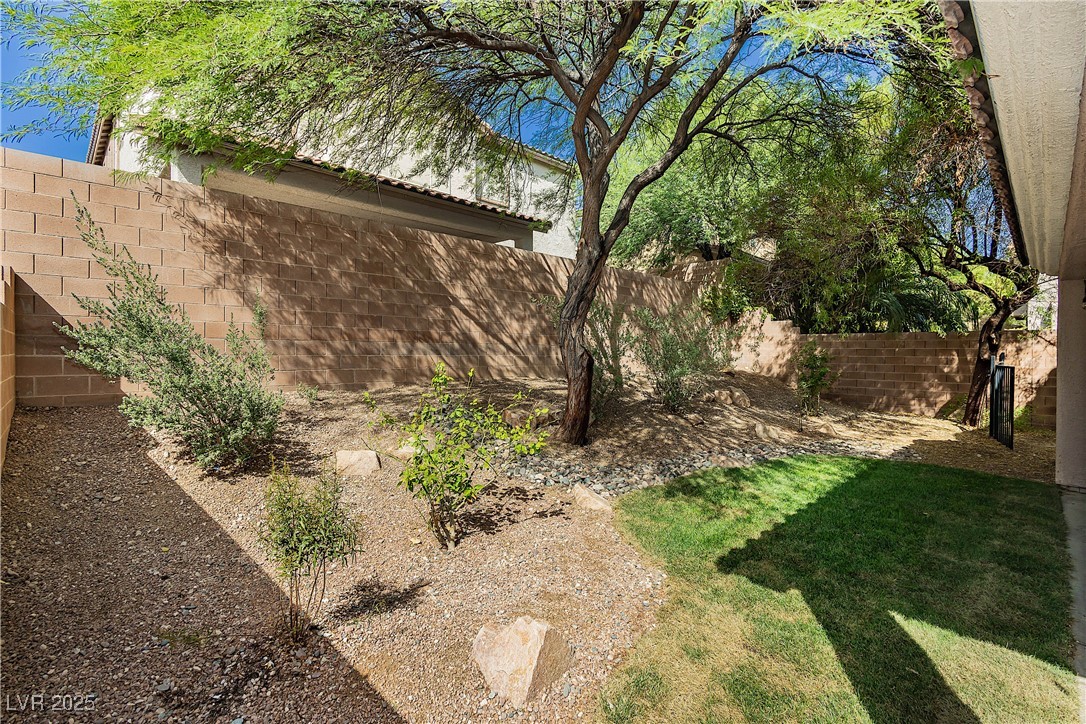 561 Tecate Valley Street Property Photo 45