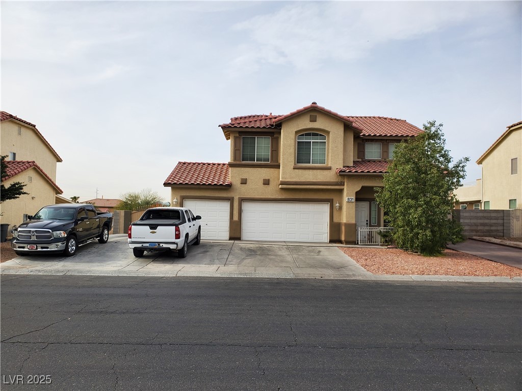 831 Sun Shimmer Place Property Photo 2