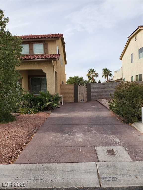 831 Sun Shimmer Place Property Photo 5