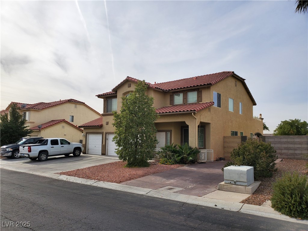 831 Sun Shimmer Place Property Photo 6