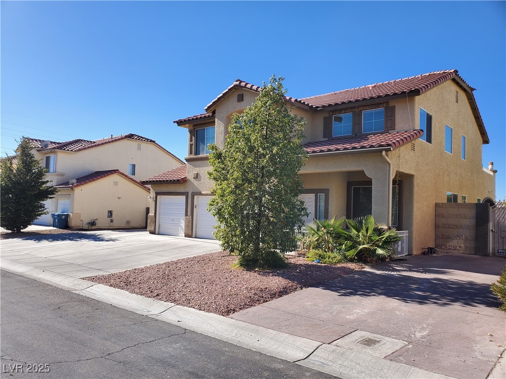 831 Sun Shimmer Place Property Photo 8