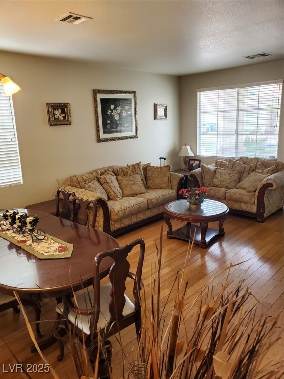 831 Sun Shimmer Place Property Photo 9