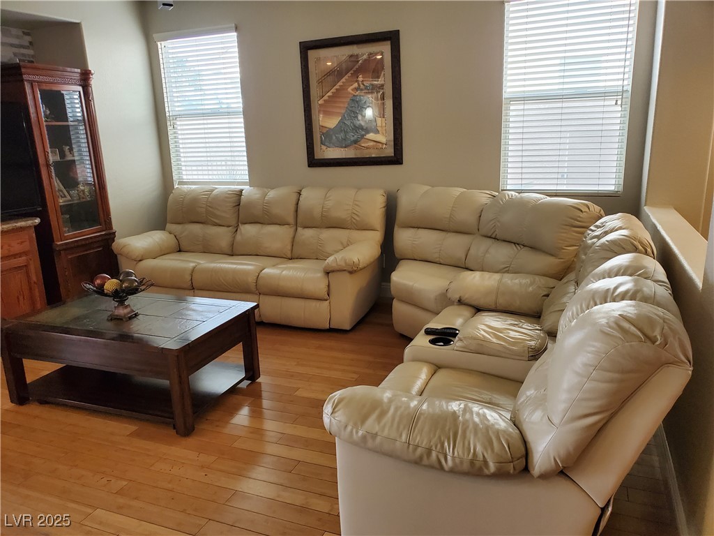 831 Sun Shimmer Place Property Photo 13