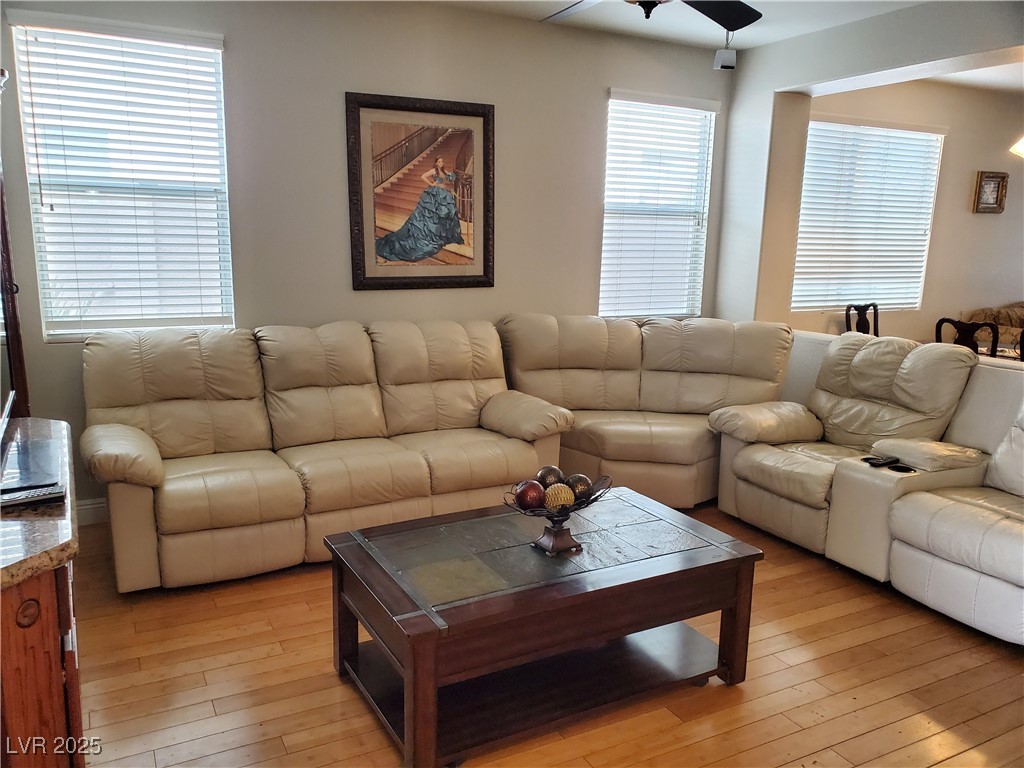 831 Sun Shimmer Place Property Photo 14