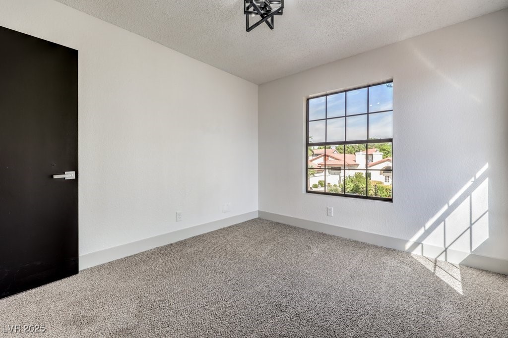 5213 Tamanar Drive Property Photo 32