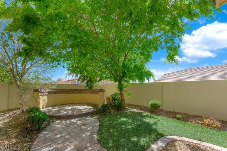 917 Old Creek Way Property Photo 32