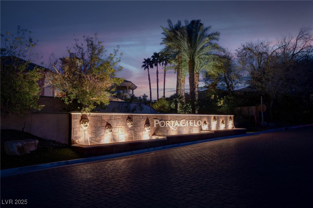 36 Avenida Fiori Property Photo 3