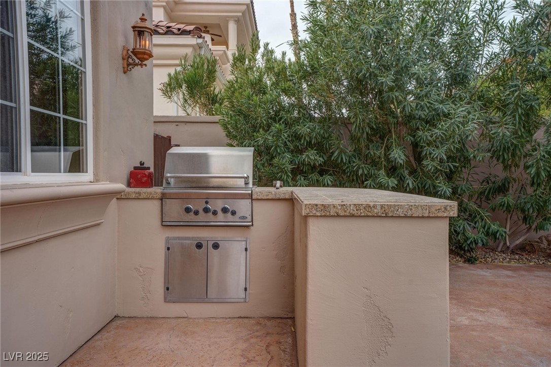 36 Avenida Fiori Property Photo 30