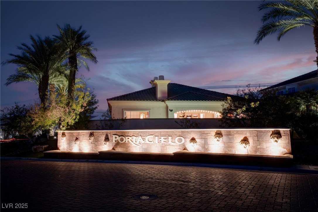 36 Avenida Fiori Property Photo 41