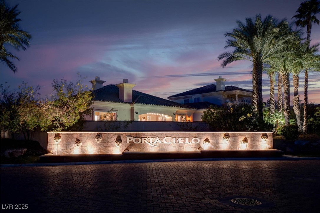 36 Avenida Fiori Property Photo 42