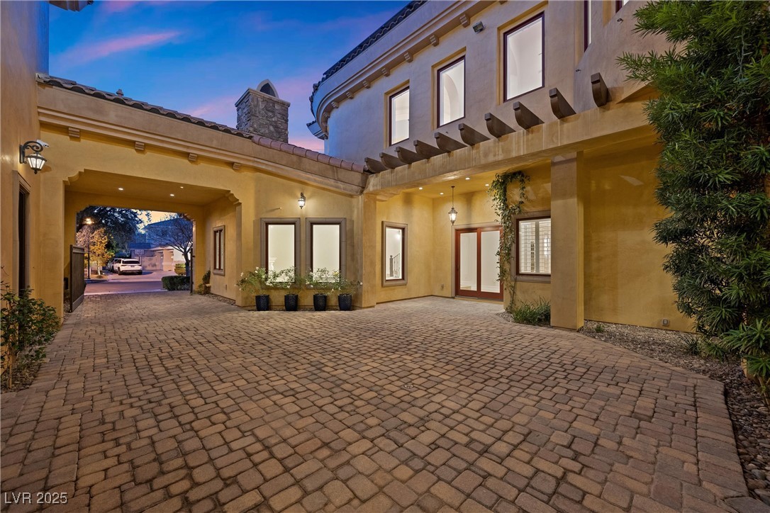 10923 Willow Heights Drive Property Photo 5