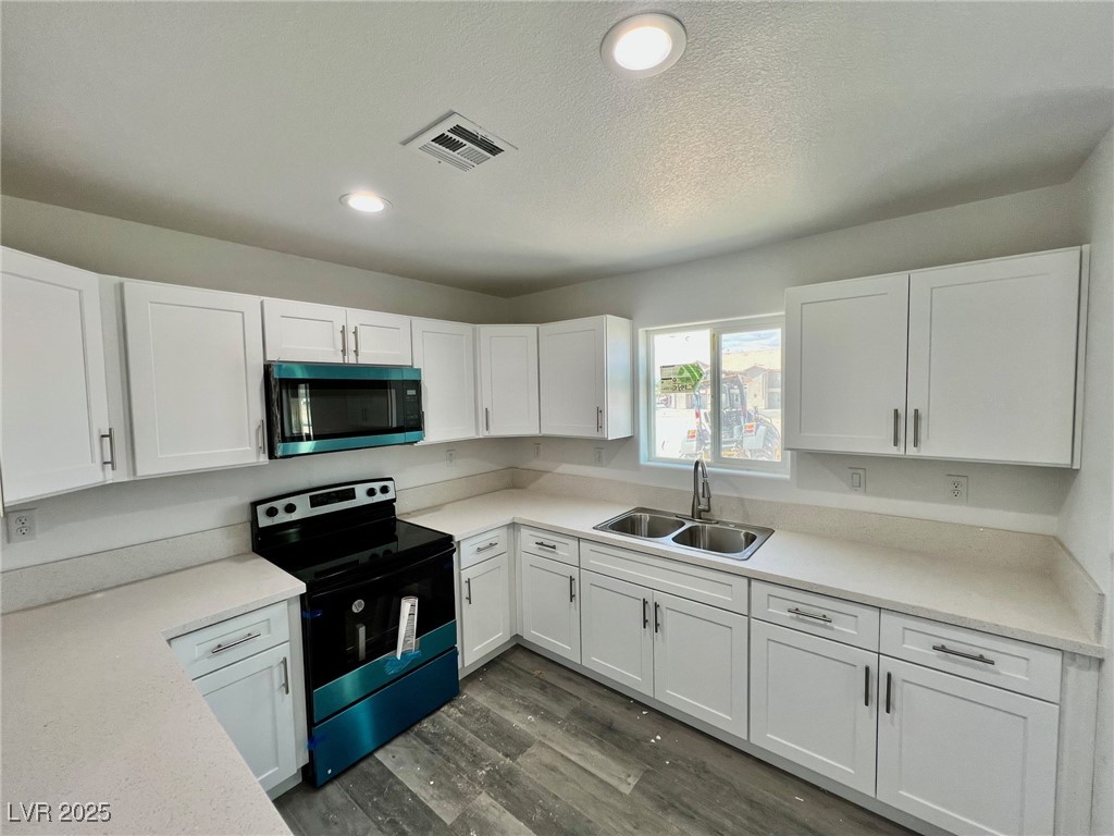 1881 Big Horn Street Property Photo 3